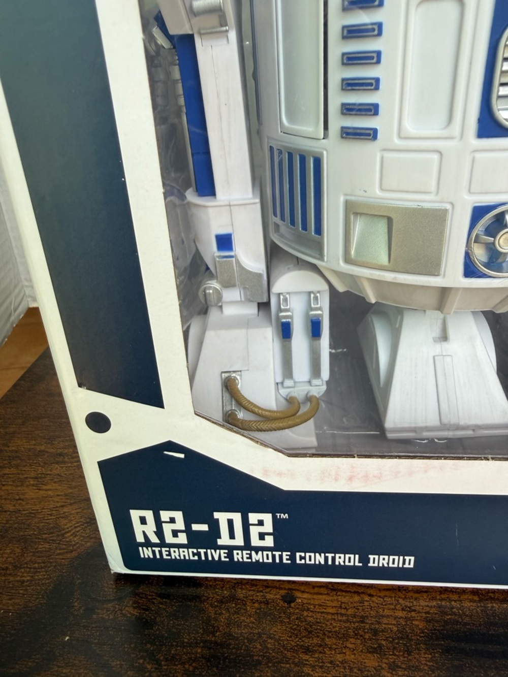 R2-D2 Interactive Remote Control Droid - White & Blue - Picture 3 of 12